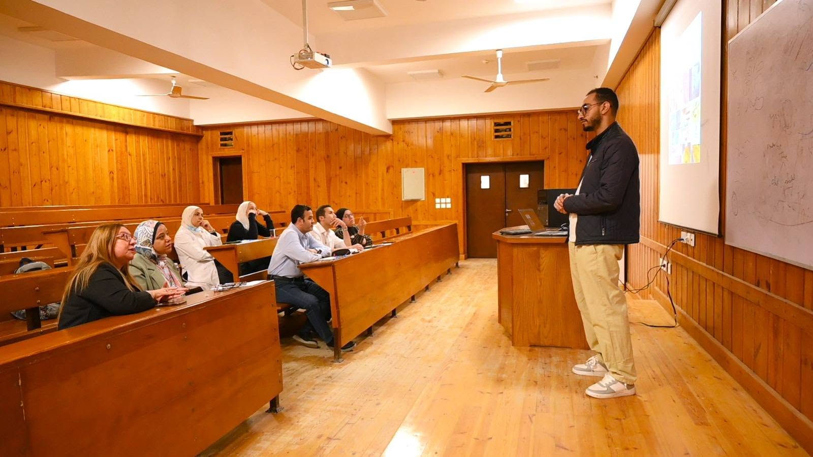 FB IMG 1764592560095 جامعة الفيوم جامعة الفيوم تطبق نظام العيادات الشاملة في امتحانات الفرقة النهائية بكلية طب الأسنان موقع في الجامعة
