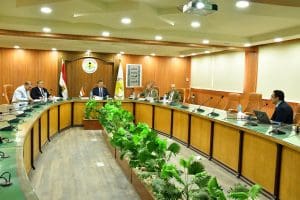 رئيس جامعة الوادي الجديد يؤكد على اختيار عميد كلية الزراعة وفق معايير الكفاءة والخبرة 2 FB IMG 1764669194631 جامعة الوادي الجديد رئيس جامعة الوادي الجديد يؤكد على اختيار عميد كلية الزراعة وفق معايير الكفاءة والخبرة موقع في الجامعة