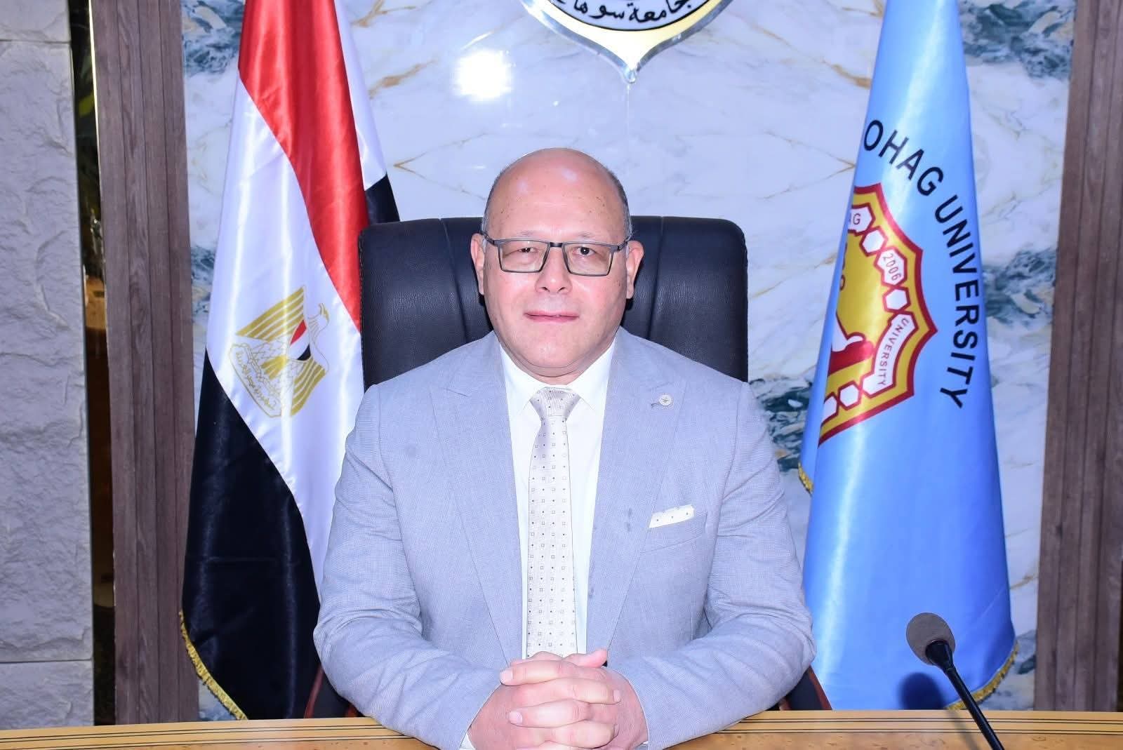 FB IMG 1764690730601 جامعة القاهرة جامعة سوهاج تتسلم 19 حضانة و10 أجهزة مونيتور لتجهيز مستشفى شفا الأطفال الجامعي موقع في الجامعة