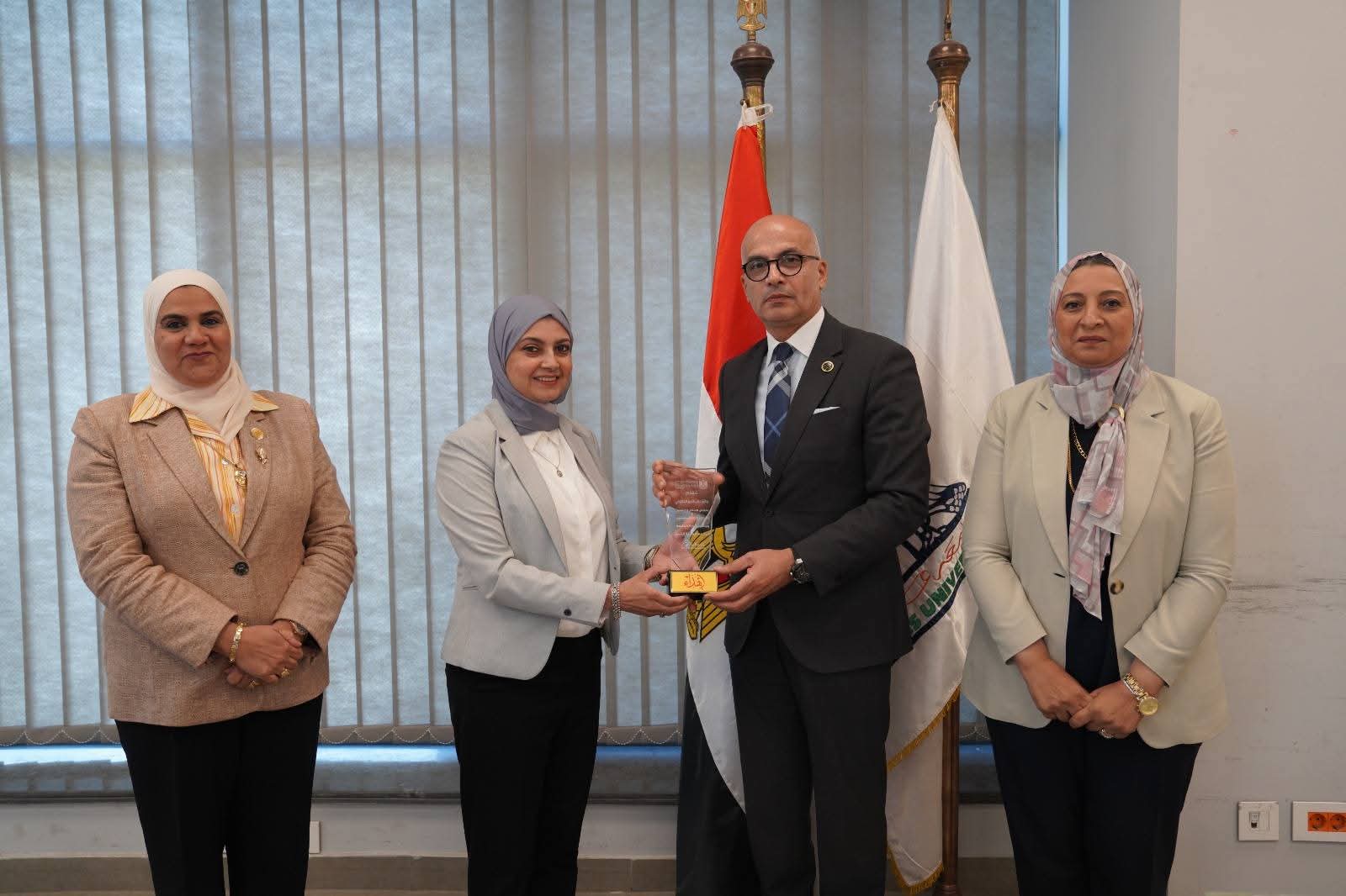FB IMG 1764863518989 جامعة عين شمس جامعة عين شمس تكشف نتائج تقييم جائزة التميز الحكومي 2025.. وخمس كليات تتصدر المرحلة النهائية موقع في الجامعة