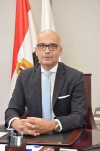 رئيس جامعة عين شمس يهنئ الدكتور محمد الألفي بعد انتخابه رئيسًا للكلية الملكية لجراحي العيون ببريطانيا 2 FB IMG 1764940328050 جامعة عين شمس رئيس جامعة عين شمس يهنئ الدكتور محمد الألفي بعد انتخابه رئيسًا للكلية الملكية لجراحي العيون ببريطانيا موقع في الجامعة