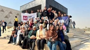 طلاب صيدلة المنصورة الجديدة يكتشفون أسرار الحضارة المصرية في جولة تعليمية بالمتحف المصري الكبير 2 FB IMG 1764942376749 صيدلة طلاب صيدلة المنصورة الجديدة يكتشفون أسرار الحضارة المصرية في جولة تعليمية بالمتحف المصري الكبير موقع في الجامعة