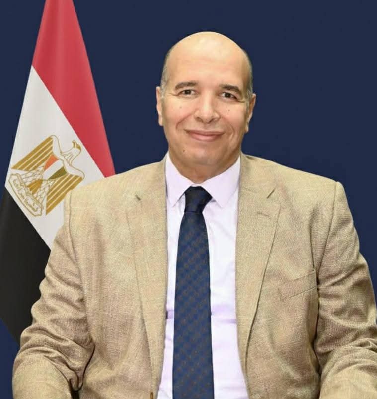 FB IMG 1765281961700 تجديد تجديد ندب المستشار عبد الرازق عثمان مستشاراً قانونياً لجامعة أسيوط لتعزيز الدعم القانوني والاستراتيجي موقع في الجامعة