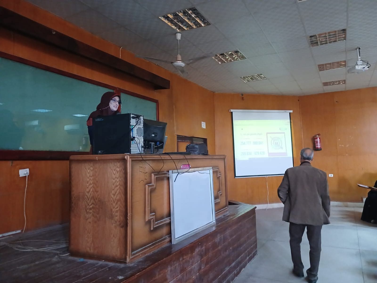FB IMG 1765291174144 الجامعة الفرنسية تعزيز الوعي الأسري بين طلاب جامعة قنا ضمن مبادرة "مودة" موقع في الجامعة