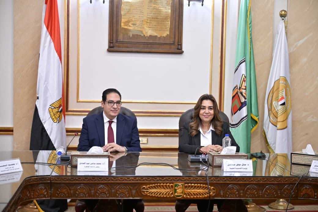 FB IMG 1765350475627 جامعة القاهرة شراكة استراتيجية بين جامعة القاهرة والتنمية المحلية لتحديث منظومة المحليات وتطوير مركز سقارة للتدريب موقع في الجامعة