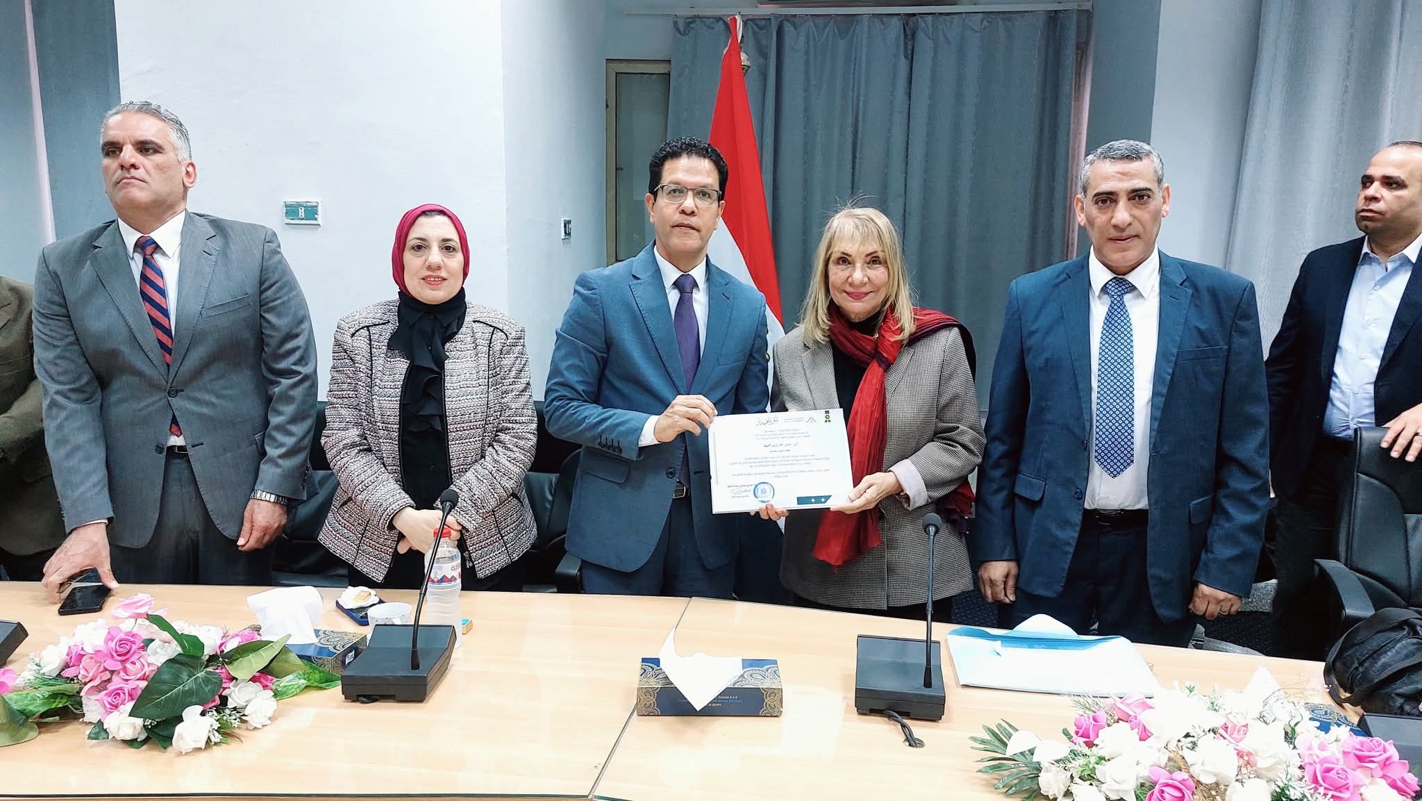 FB IMG 1765378509927 جامعات حكومية رئيس جامعة بنها يشارك في تكريم الأساتذة المتفرغين بكلية التجارة ويؤكد: عطاؤهم أساس بناء الجامعة موقع في الجامعة