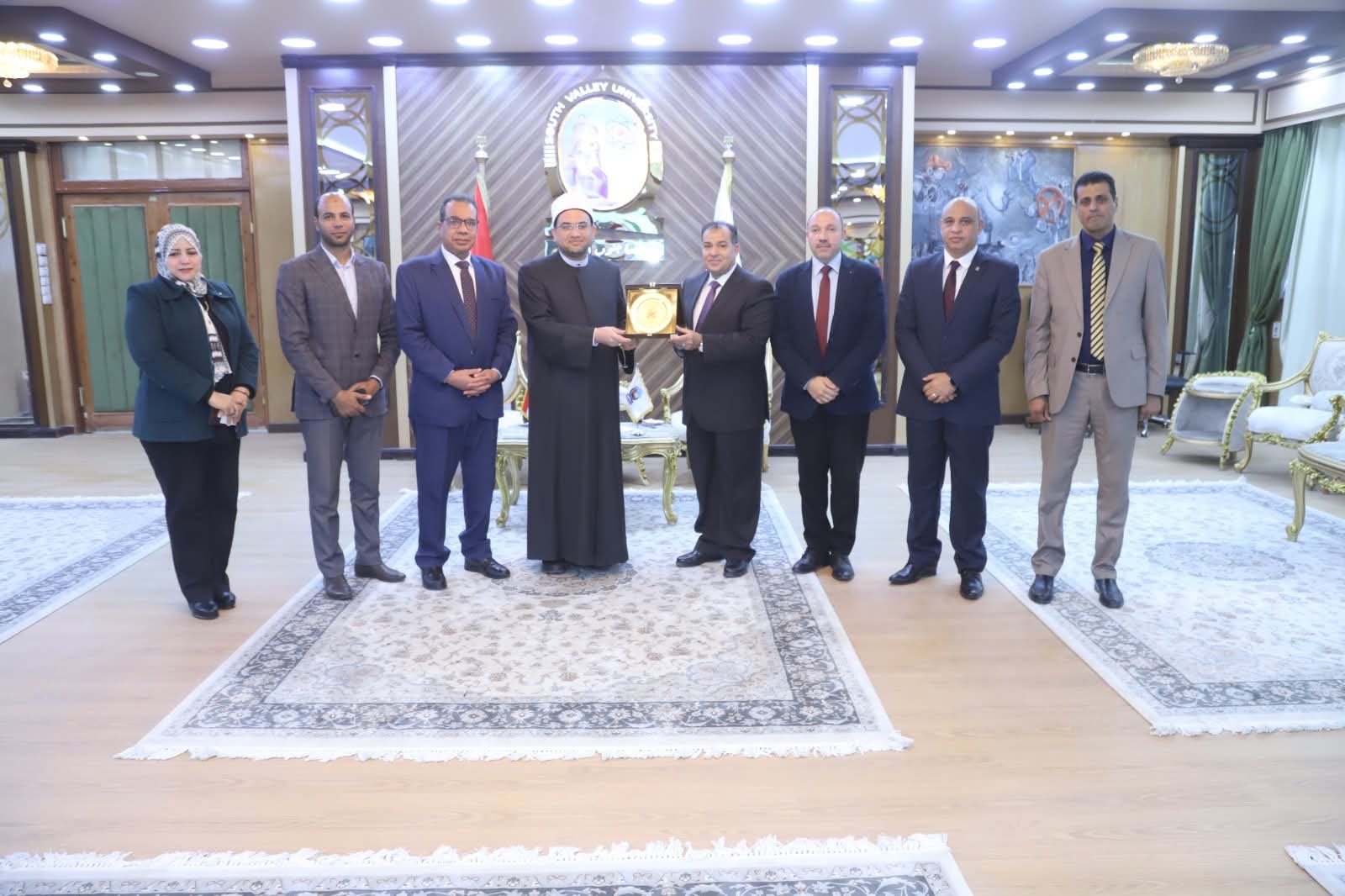 FB IMG 1765380978783 جامعة قناة السويس رئيس جامعة قنا يستقبل الشيخ أحمد البصيلي ويؤكد دور علماء الأزهر في ترسيخ الفكر المستنير موقع في الجامعة