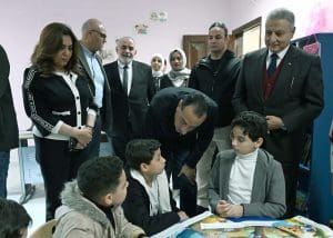 ضمن "حياة كريمة".. رئيس الوزراء يتفقد مكتبة مصر العامة بشبين القناطر ويؤكد دعم الدولة للمشروعات الثقافية 2 FB IMG 1765627421385 حياة كريمة ضمن "حياة كريمة".. رئيس الوزراء يتفقد مكتبة مصر العامة بشبين القناطر ويؤكد دعم الدولة للمشروعات الثقافية موقع في الجامعة