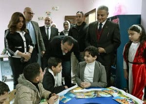 ضمن "حياة كريمة".. رئيس الوزراء يتفقد مكتبة مصر العامة بشبين القناطر ويؤكد دعم الدولة للمشروعات الثقافية 3 FB IMG 1765627424472 حياة كريمة ضمن "حياة كريمة".. رئيس الوزراء يتفقد مكتبة مصر العامة بشبين القناطر ويؤكد دعم الدولة للمشروعات الثقافية موقع في الجامعة