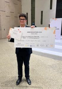 طلاب هندسة جامعة القاهرة يحصدون المركزين الأول والرابع في هاكاثون المتحف المصري الكبير 2 FB IMG 1765695649194 هندسة طلاب هندسة جامعة القاهرة يحصدون المركزين الأول والرابع في هاكاثون المتحف المصري الكبير موقع في الجامعة