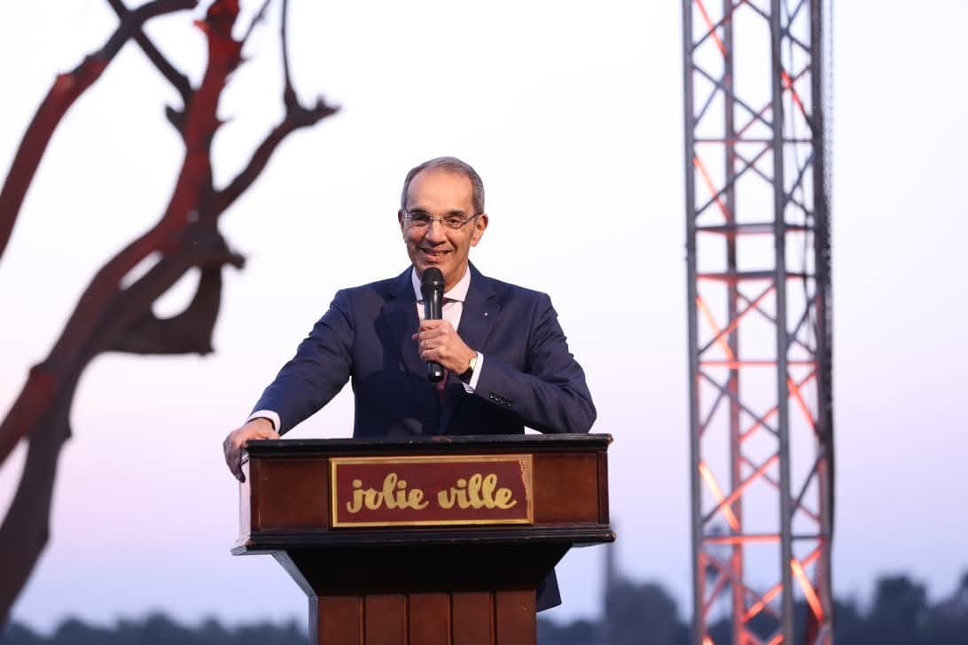 FB IMG 1765745039376 عمرو عمرو طلعت: تطويع التكنولوجيا جوهر النجاح في قطاع الاتصالات لتحقيق أثر تنموي بالمجتمع موقع في الجامعة