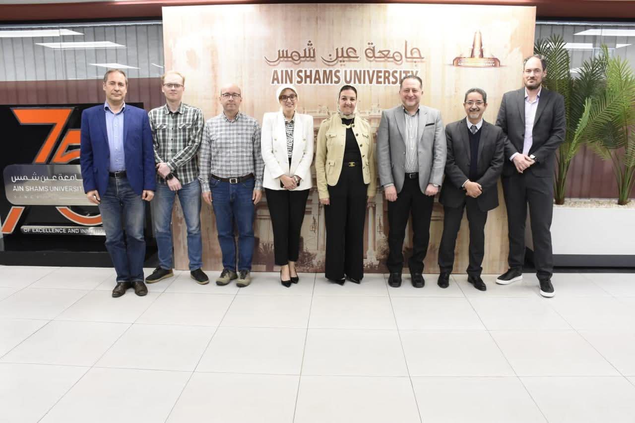 FB IMG 1765798272742 جامعة عين شمس جامعة عين شمس تستعرض ابتكارات الملاحة البحرية الخضراء أمام وفد الاتحاد الأوروبي في مشروع GEMS-TECH موقع في الجامعة