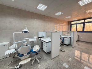 جامعة سوهاج تطلق 100 عملية زراعة وتأهيل للفم بمستشفى طب الأسنان ضمن مبادرة "أجمل ابتسامة"| صور 5 FB IMG 1765799183729 جامعة سوهاج جامعة سوهاج تطلق 100 عملية زراعة وتأهيل للفم بمستشفى طب الأسنان ضمن مبادرة "أجمل ابتسامة"| صور موقع في الجامعة