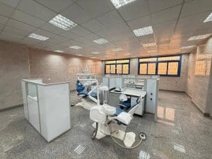 FB IMG 1765799186593 جامعة سوهاج جامعة سوهاج تطلق 100 عملية زراعة وتأهيل للفم بمستشفى طب الأسنان ضمن مبادرة "أجمل ابتسامة"| صور موقع في الجامعة