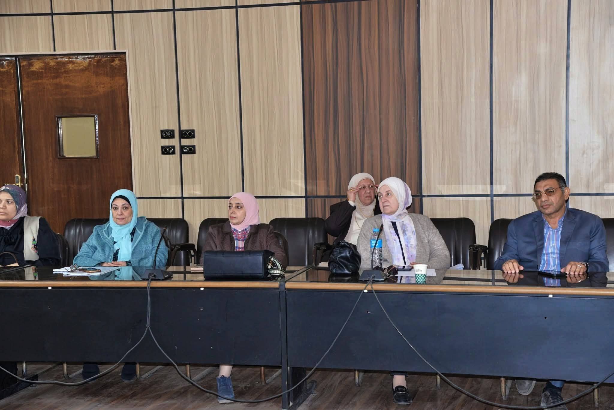 FB IMG 1765827970945 جامعة أسيوط جامعة أسيوط تتابع الأداء الطبي وتثمن النجاحات الجراحية في مستشفياتها الجامعية موقع في الجامعة