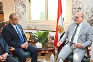 رئيس جامعة سوهاج ومحافظ روتاري مصر يبحثان شراكة طبية لدعم المشروعات والقوافل وإنهاء قوائم الانتظار 2 FB IMG 1765886963971 جامعة سوهاج رئيس جامعة سوهاج ومحافظ روتاري مصر يبحثان شراكة طبية لدعم المشروعات والقوافل وإنهاء قوائم الانتظار موقع في الجامعة