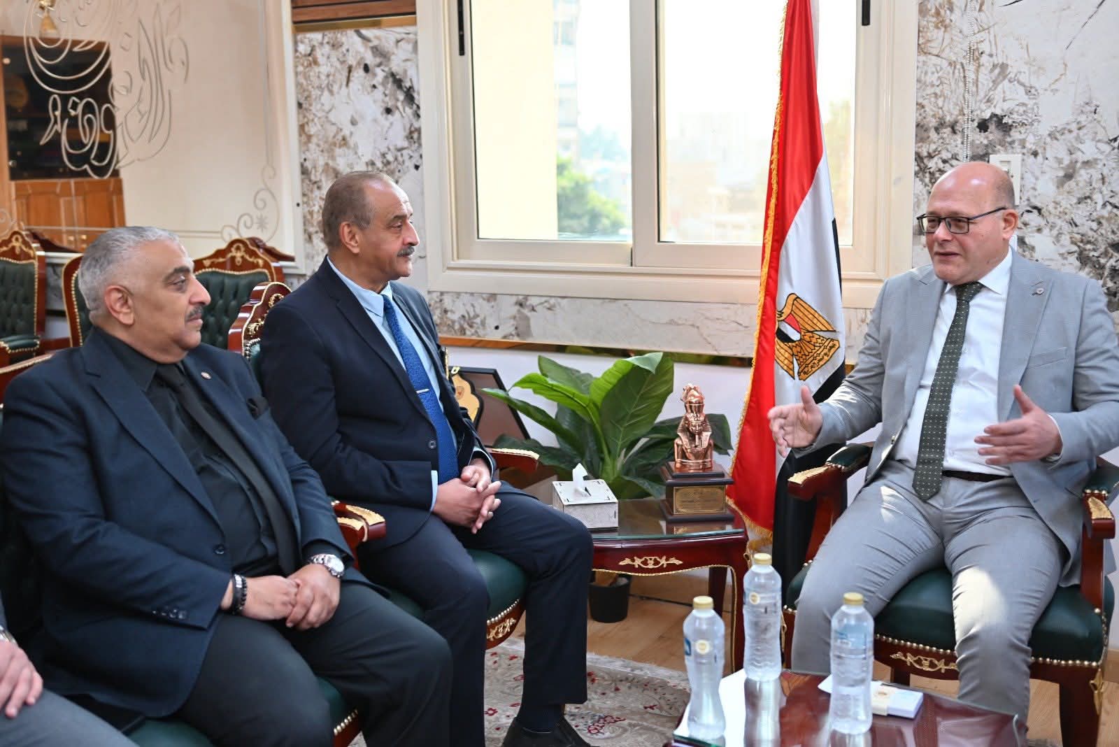 FB IMG 1765886972234 أوقاف رئيس جامعة سوهاج ومحافظ روتاري مصر يبحثان شراكة طبية لدعم المشروعات والقوافل وإنهاء قوائم الانتظار موقع في الجامعة