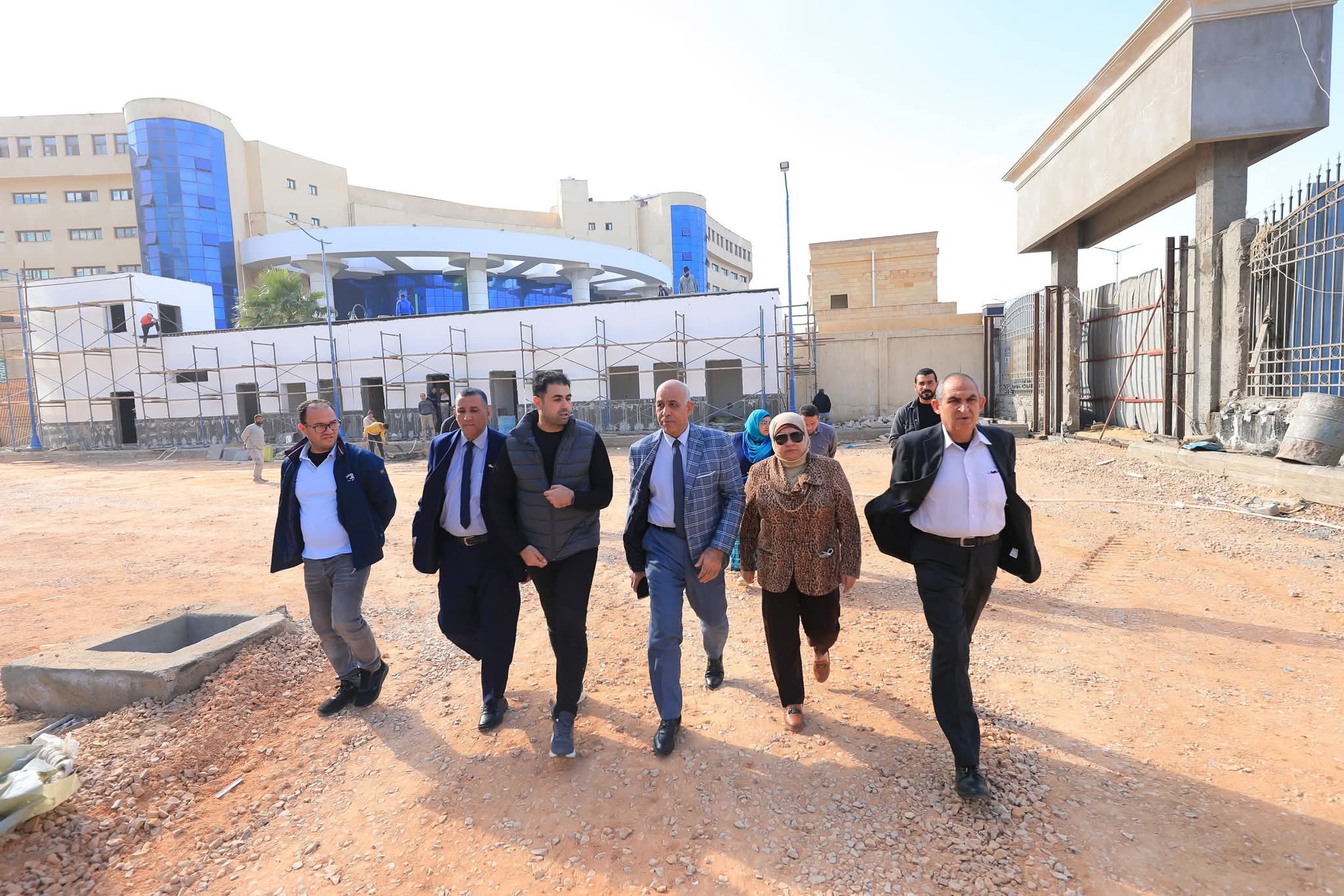 FB IMG 1765896736332 رئيس رئيس جامعة كفر الشيخ يتفقد الموقع العام للمدينة الطبية ومستجدات العمل بمستشفى الطوارئ موقع في الجامعة