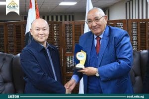 جامعة العبور للعلوم والتكنولوجيا توقّع بروتوكول تعاون دولي مع جامعة شيانغتان الصينية 5 FB IMG 1765981748027 جامعة العبور جامعة العبور للعلوم والتكنولوجيا توقّع بروتوكول تعاون دولي مع جامعة شيانغتان الصينية موقع في الجامعة