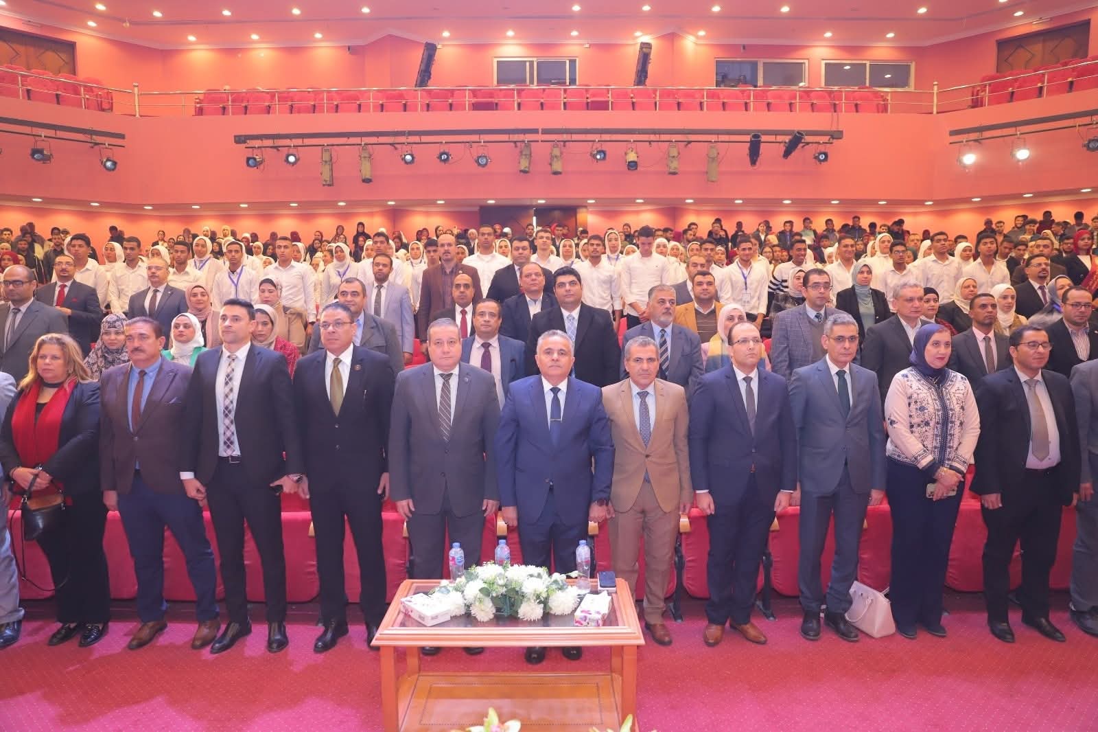 FB IMG 1765991800552 نتيجة رئيس جامعة السويس يفتتح فعاليات ورش "بداية جديدة لضمان جودة التعليم" موقع في الجامعة