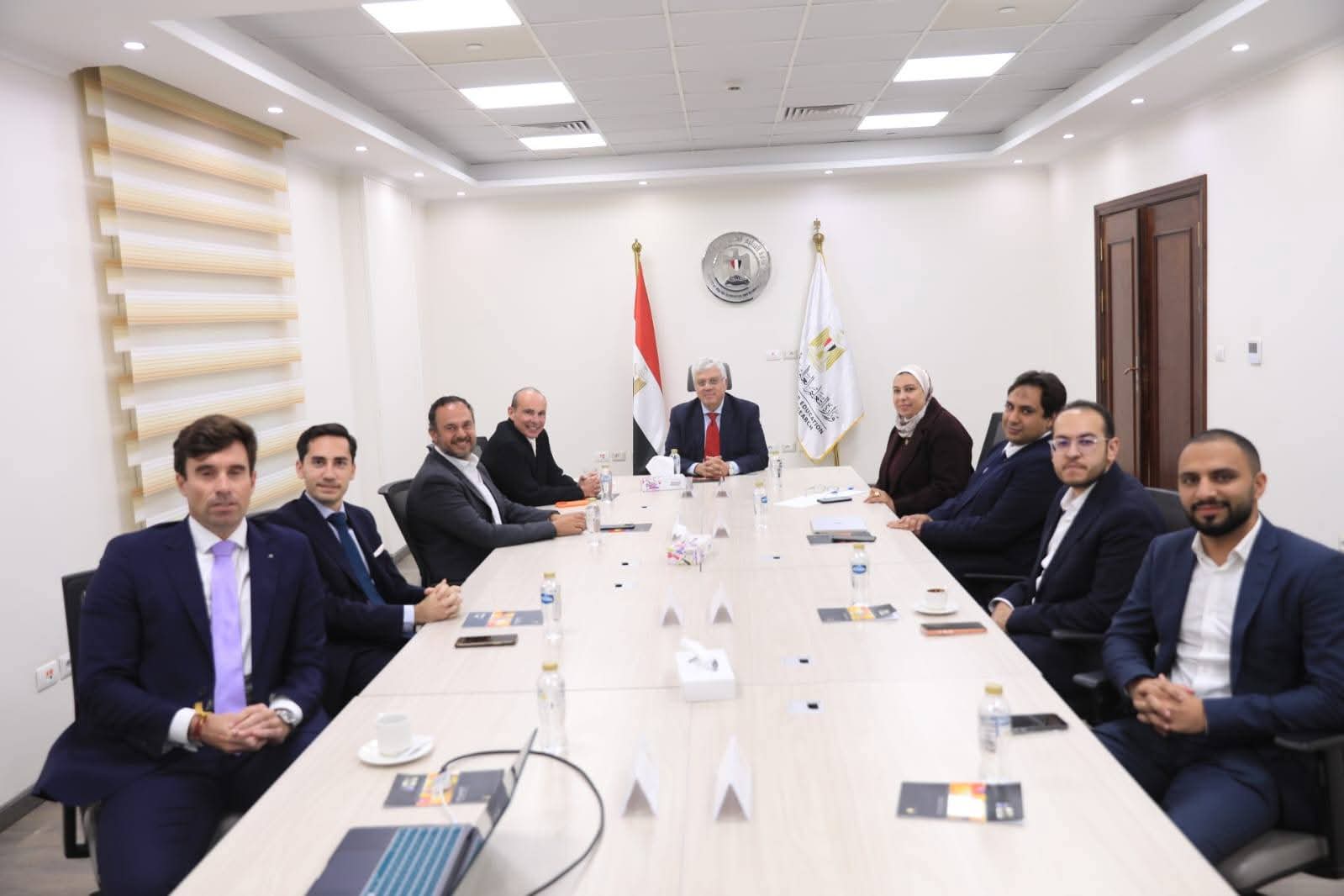 FB IMG 1766050081711 مؤتمر وزير التعليم العالي يبحث تعزيز التعاون الأكاديمي مع جامعة سان أنطونيو الإسبانية UCAM موقع في الجامعة