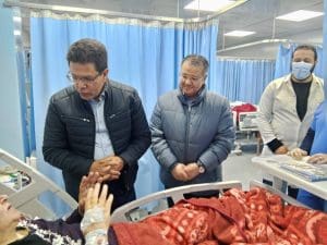 رئيس جامعة بنها يحيل إثنين من الأطباء بالمستشفى الجامعي للتحقيق.. ووجه بصرف مكافأة لأطقم التمريض 2 FB IMG 1766241783101 بنها رئيس جامعة بنها يحيل إثنين من الأطباء بالمستشفى الجامعي للتحقيق.. ووجه بصرف مكافأة لأطقم التمريض موقع في الجامعة