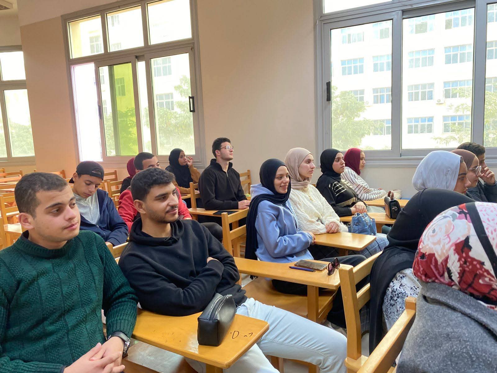 FB IMG 1766341694947 جامعة كفر الشيخ جامعة كفر الشيخ تفتح ملف الوعي الاقتصادي للشباب في ندوة «حقائق وأرقام» موقع في الجامعة