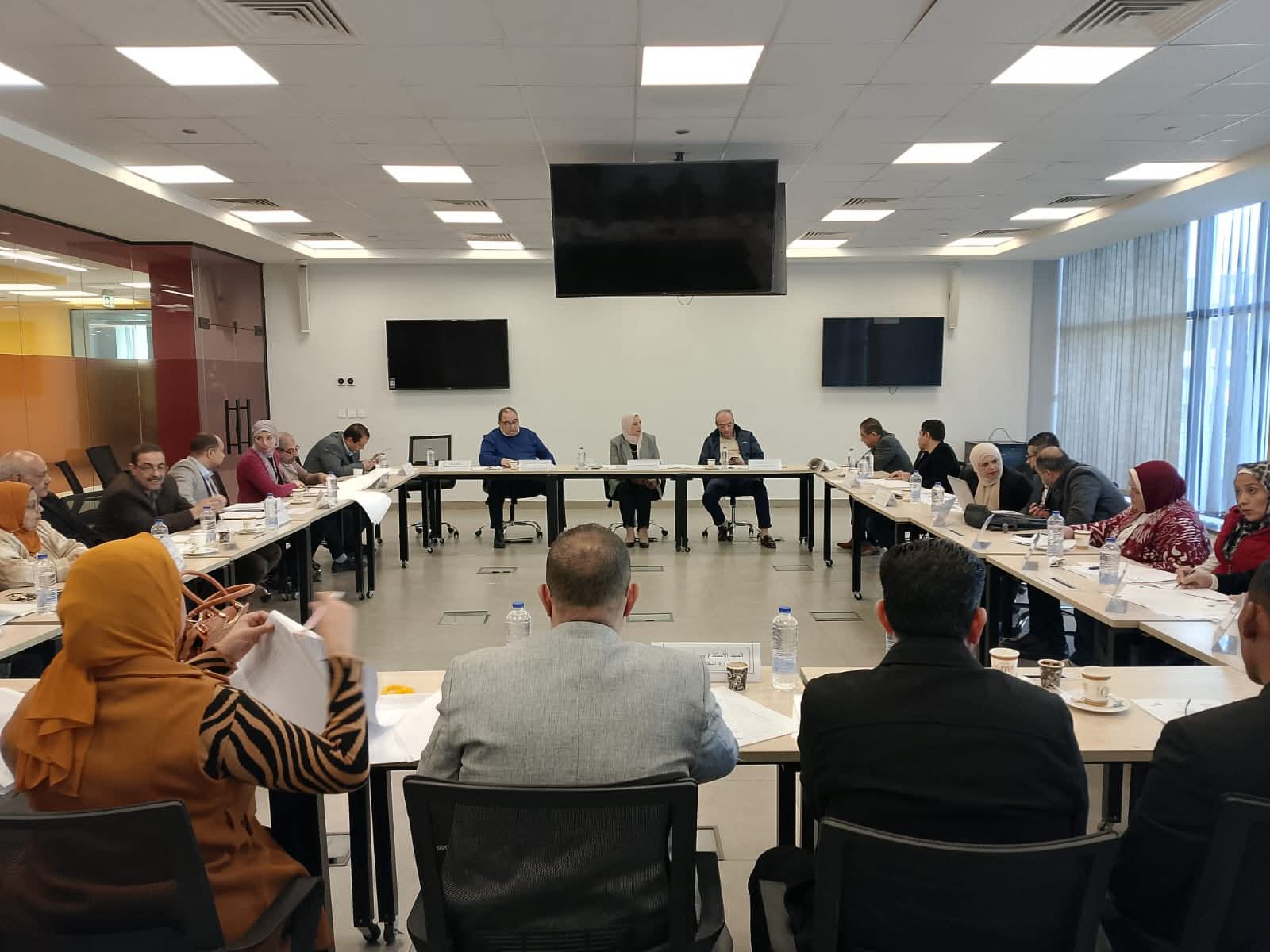 FB IMG 1766510615983 المنوفية جامعة عين شمس تناقش تطوير مستشفياتها ومشروعاتها الاستثمارية للعام المالي 2026/2027 موقع في الجامعة
