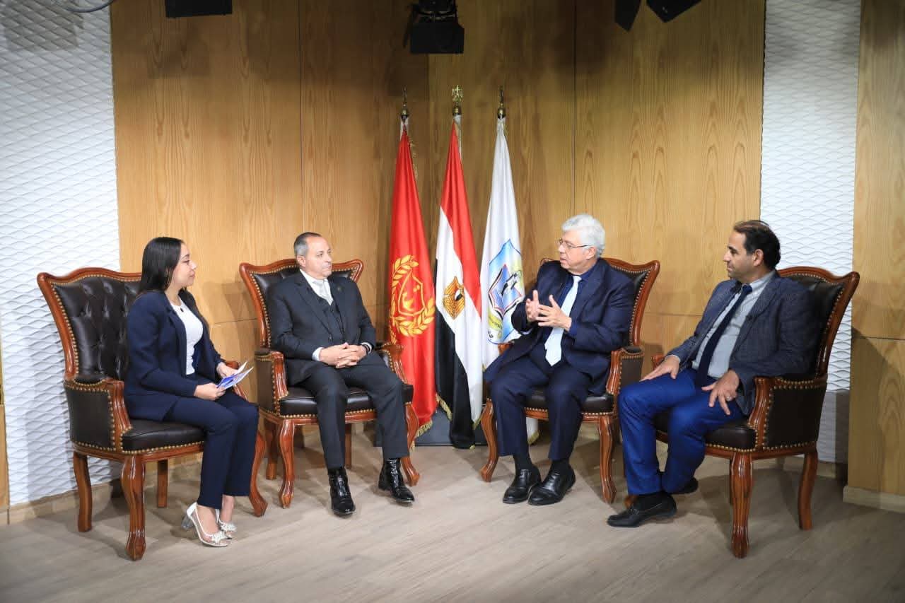FB IMG 1766766052261 التعليم العالي بتكلفة 21 مليون جنيه.. وزير التعليم العالي ومحافظ بورسعيد ورئيس الجامعة يفتتحون استوديو جامعة بورسعيد موقع في الجامعة