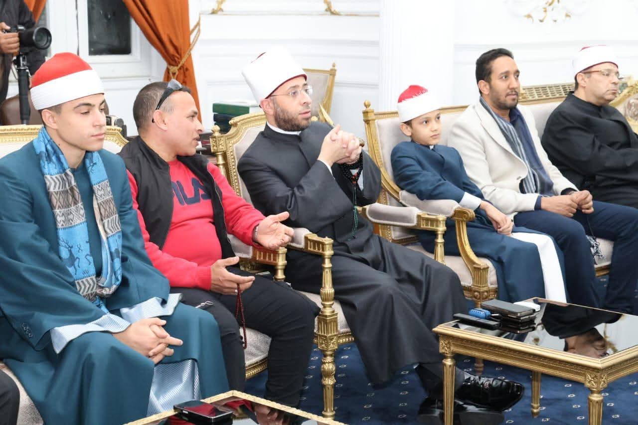 FB IMG 1766782629030 دولة التلاوة أسامة الأزهري يستضيف نجوم "دولة التلاوة" ويشيد بروح المنافسة الصافية موقع في الجامعة
