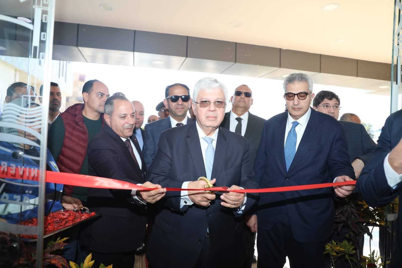 FB IMG 1766834552378 الأنشطة الطلابية بكليات جامعة القاهرة وزير التعليم العالي يفتتح مشروعات تعليمية وخدمية كبرى بجامعة بورسعيد بتكلفة تتجاوز 436 مليون جنيه موقع في الجامعة