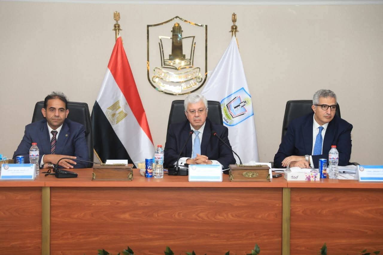 FB IMG 1766853346023 وزير الأوقاف جامعة المنيا تستضيف أسبوع شباب الجامعات الرابع عشر وملتقى الحضارات خلال اجتماع الأعلى للجامعات موقع في الجامعة