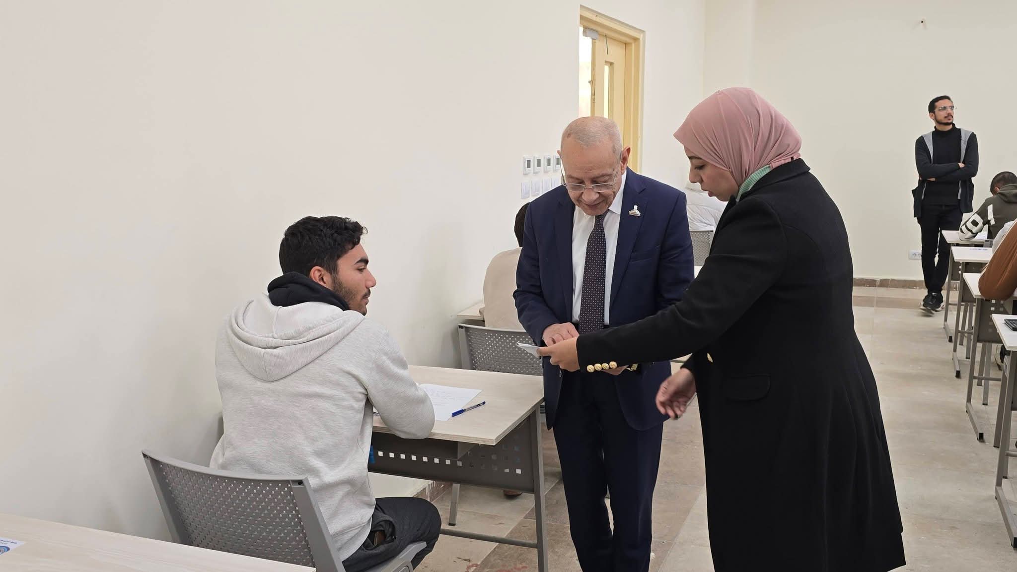 FB IMG 1766952735461 جامعة شرق بورسعيد انطلاق امتحانات الفصل الدراسي الأول بجامعة شرق بورسعيد الأهلية وسط انتظام وانضباط موقع في الجامعة