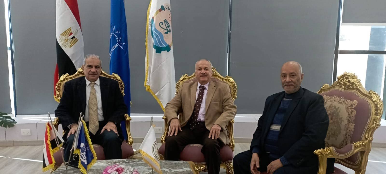 FB IMG 1766953486716 جامعة أسوان جامعة أسوان تبحث التعاون في تقنيات الري الذكي والزراعة المستدامة تنفيذًا لرؤية مصر 2030 موقع في الجامعة