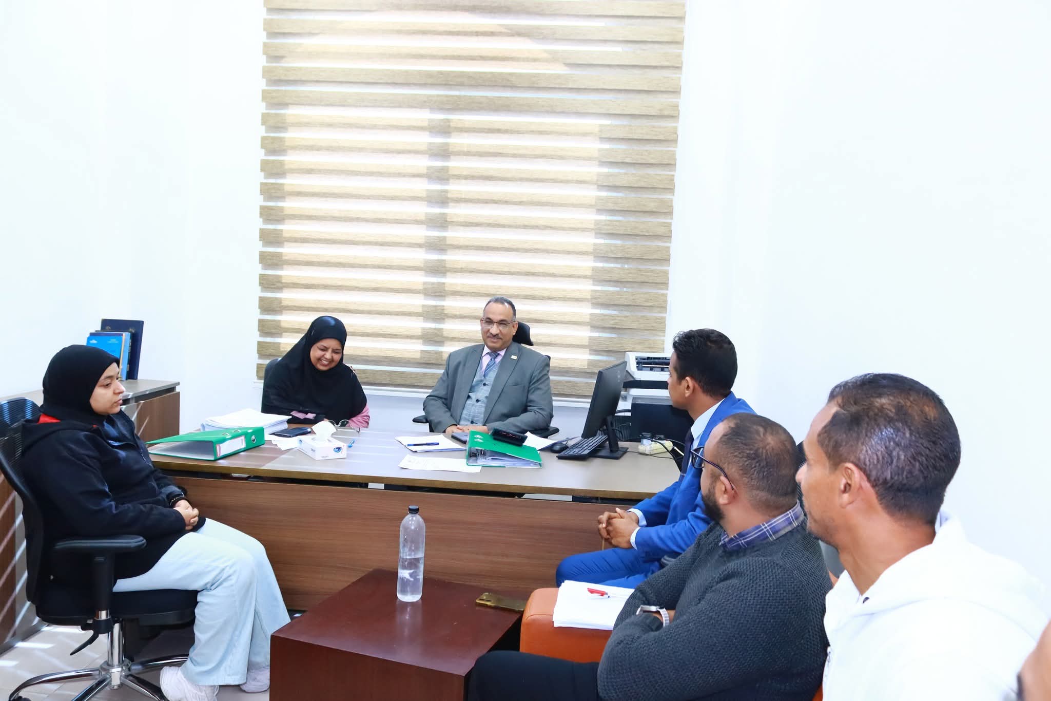 FB IMG 1767027412820 عيد الثقافة رئيس جامعة طيبة التكنولوجية يشيد بجهود العاملين ويوجه بدورات تدريبية لتعزيز كفاءتهم موقع في الجامعة