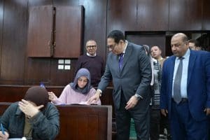 رئيس جامعة القاهرة يتفقد امتحانات الترم الأول ويؤكد: لا تهاون في الضوابط وسرية كاملة لأسئلة الامتحانات 2 FB IMG 1767078122165 جامعة القاهرة رئيس جامعة القاهرة يتفقد امتحانات الترم الأول ويؤكد: لا تهاون في الضوابط وسرية كاملة لأسئلة الامتحانات موقع في الجامعة