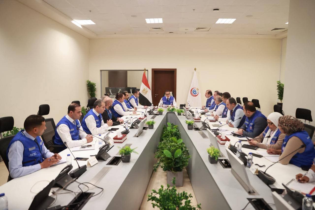 FB IMG 1767195443635 التأمين وزير الصحة يتابع خطة التأمين الطبي لاحتفالات رأس السنة وأعياد الميلاد من غرفة الأزمات موقع في الجامعة