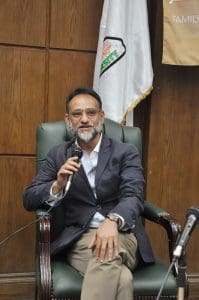 تجارة عين شمس تستضيف الخبير الدولي من UWorld لتأهيل الطلاب للشهادات المالية العالمية 5 IMG 20251201 WA0127 عين شمس تجارة عين شمس تستضيف الخبير الدولي من UWorld لتأهيل الطلاب للشهادات المالية العالمية موقع في الجامعة