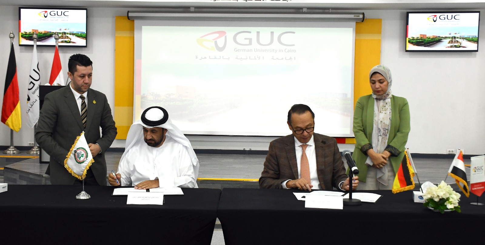 IMG 20251202 WA0027 التعليم العالي الجامعة الألمانية بالقاهرة توقع مذكرة تعاون مع البرلمان العربي لتعزيز المهارات الأكاديمية والتشريعية موقع في الجامعة