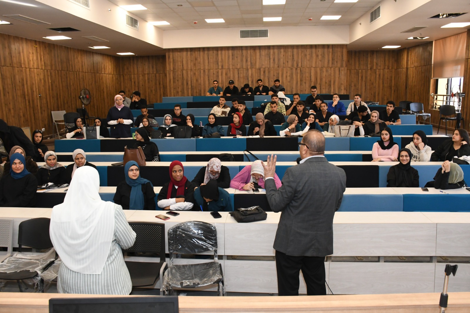 IMG 20251204 WA0245 جامعة عين شمس نائب رئيس جامعة الإسماعيلية الأهلية يكشف لأول مرة عن منظومة رعاية طبية متكاملة للطلاب موقع في الجامعة