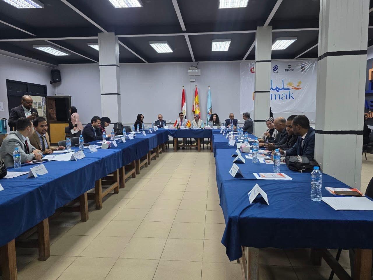 IMG 20251204 WA0267 دولة التلاوة جامعة الأقصر تستضيف جلسة دائرية حول استدامة تنمية المهارات في صعيد مصر موقع في الجامعة