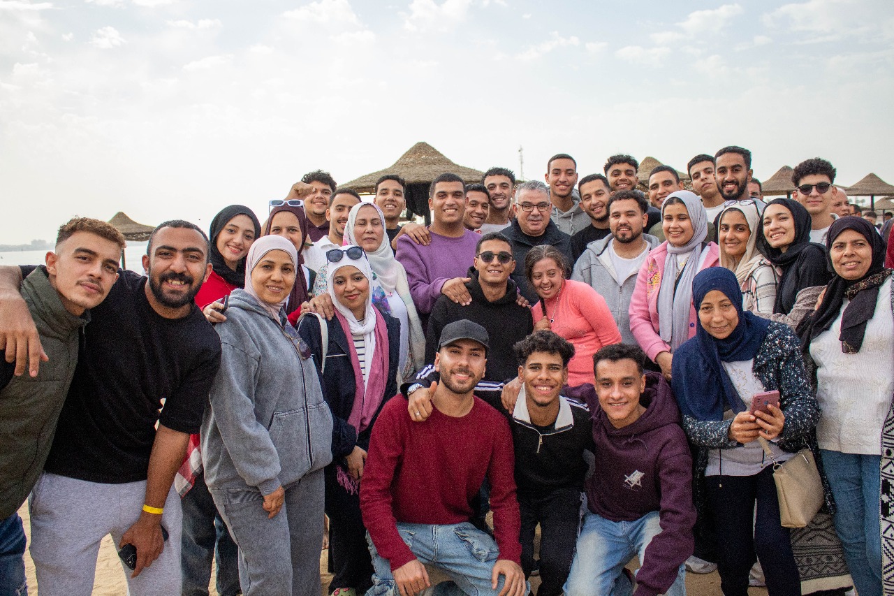 IMG 20251207 WA0122 جامعة عين شمس بمشاركة أكثر من 1000 طالب.. تجارة عين شمس تطلق أول مهرجان لها بالإسماعيلية موقع في الجامعة
