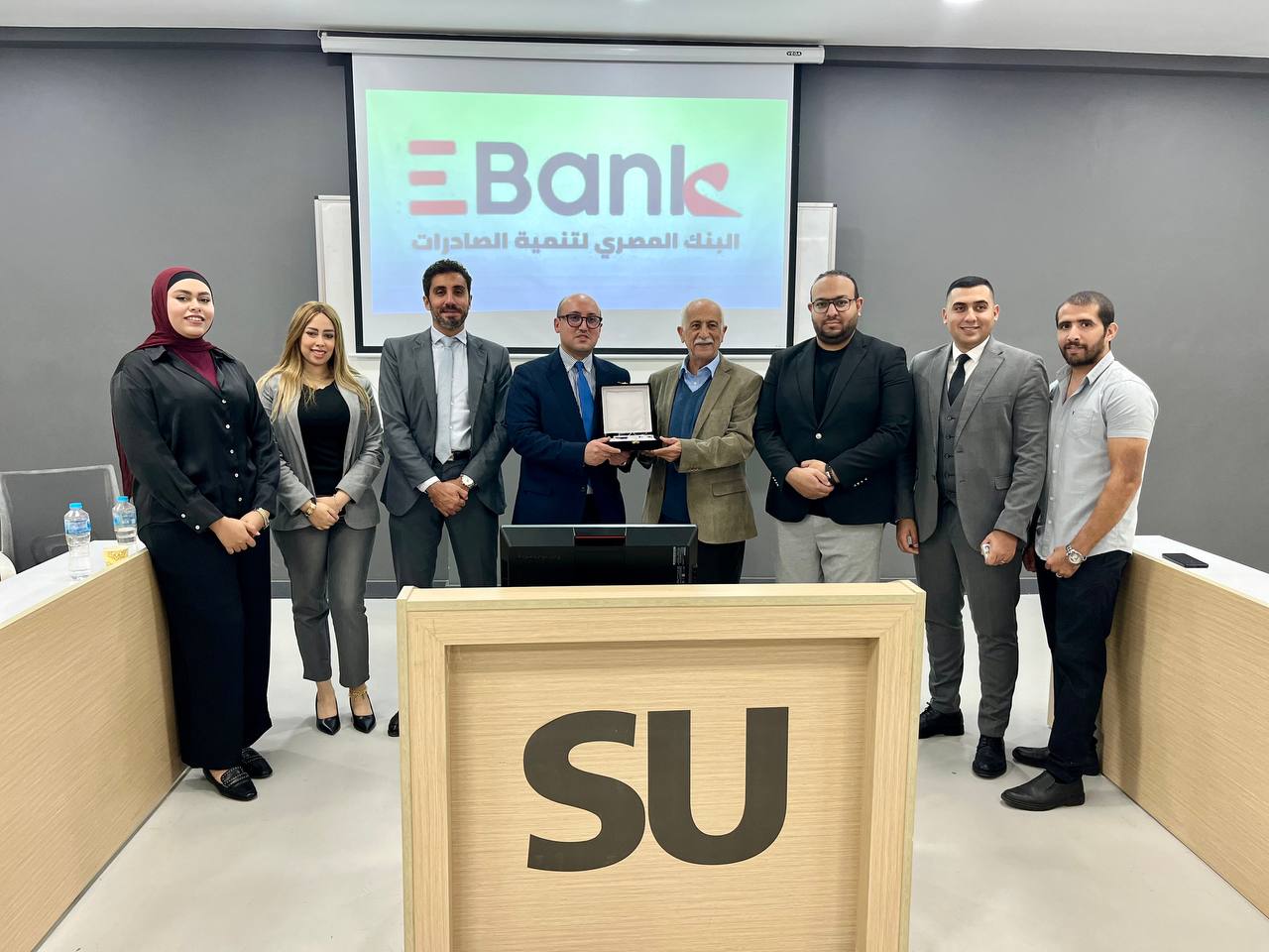 IMG 20251209 WA0034 مصاريف كليات الحاسبات والمعلومات جامعة سيناء تنظم محاضرة عن التكنولوجيا المالية وبناء الهوية الشخصية للطلاب موقع في الجامعة