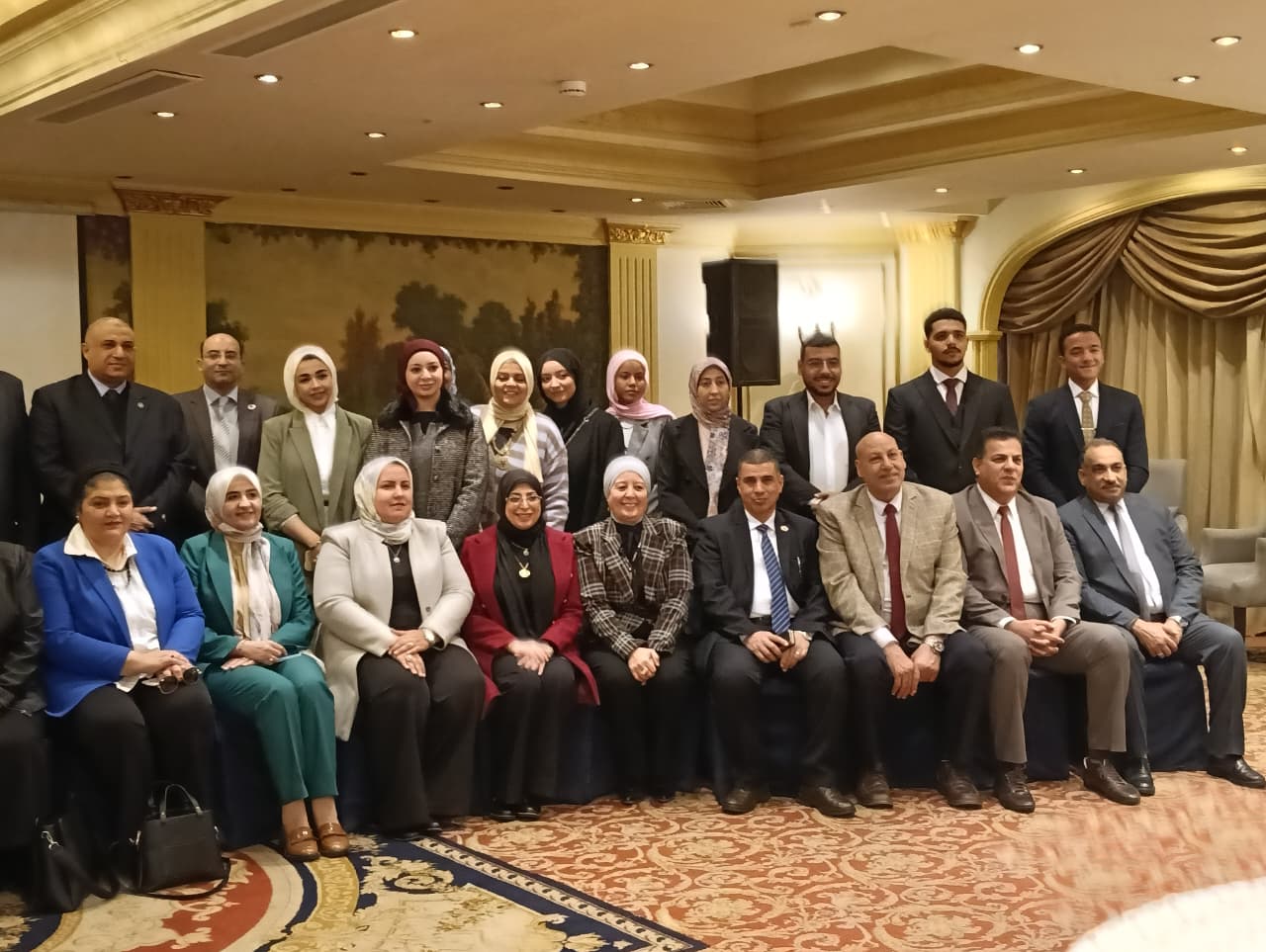 IMG 20251209 WA0111 جامعة طيبة جامعة طيبة التكنولوجية تبرز جهودها في مكافحة العنف ضد المرأة خلال الملتقى السنوي الثامن موقع في الجامعة