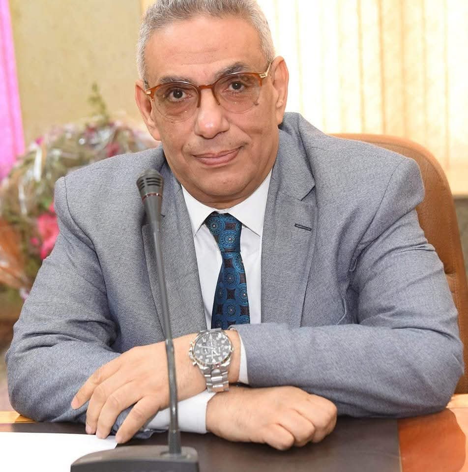 عميد تجارة أسيوط