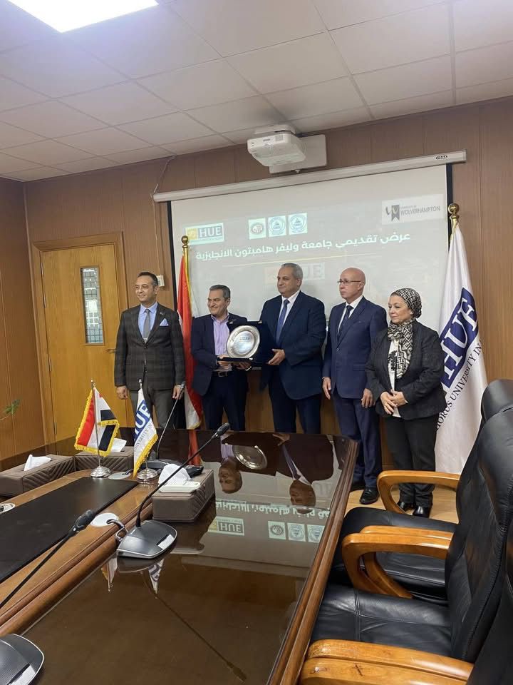 IMG 20251211 WA0075 حورس جامعة حورس توقّع مذكرة تفاهم مع جامعة ولفرهامبتون البريطانية لتعزيز التعاون الأكاديمي موقع في الجامعة