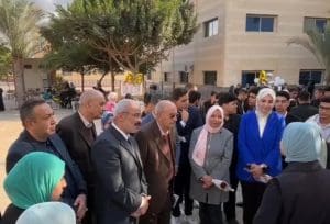 طلاب صيدلة جامعة العبور يحيون تراث النباتات الطبية في تجربة تعليمية مبتكرة| فيديو 2 IMG 20251216 WA0001 جامعة العبور طلاب صيدلة جامعة العبور يحيون تراث النباتات الطبية في تجربة تعليمية مبتكرة| فيديو موقع في الجامعة