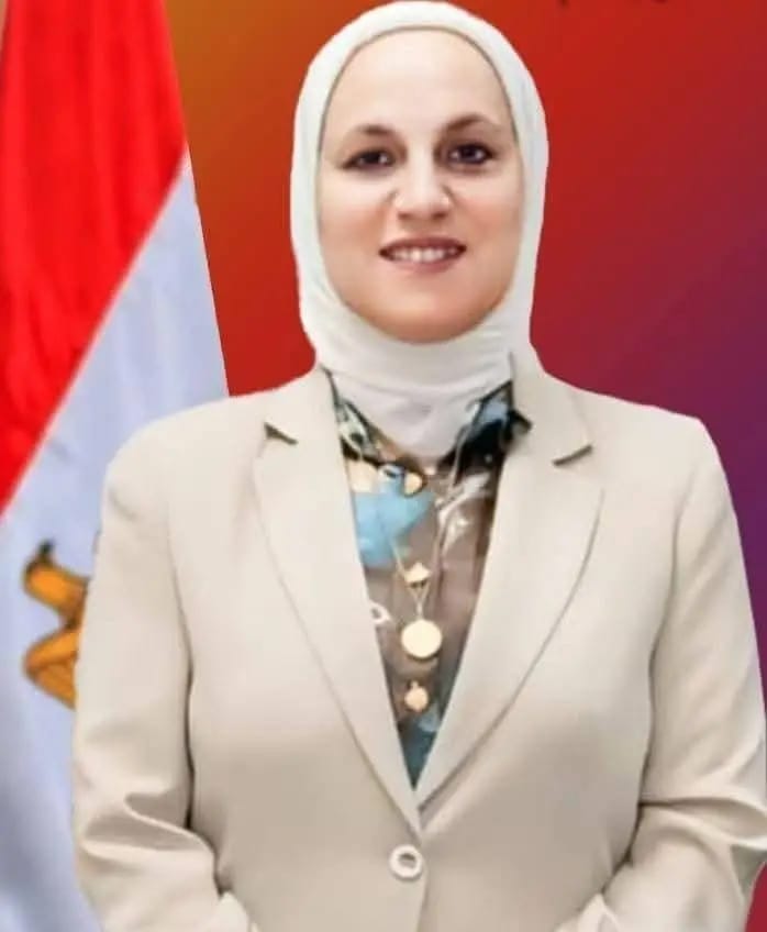 IMG 20251216 WA0421 تعليم القاهرة وكيل تعليم القاهرة توجه بإزالة الأعشاب والحشائش الضارة من الحدائق موقع في الجامعة