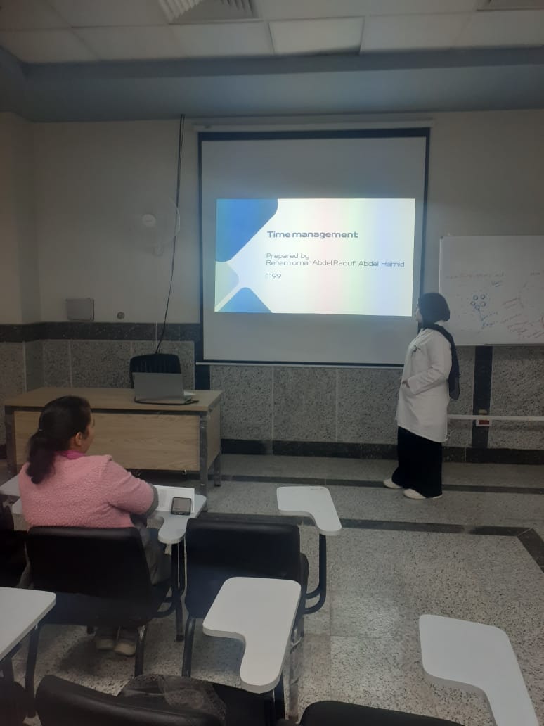 IMG 20251218 WA0024 جامعة المنصورة الأهلية طلاب الطب بجامعة جنوب الوادي الأهلية يبرزون مهارات الاحترافية المهنية في أول امتحان عملي موقع في الجامعة