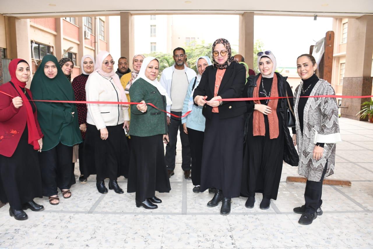 IMG 20251219 WA0031 جامعة العاصمة بالصور.. كلية العلوم بجامعة عين شمس تنظم معرضًا خيريًا للملابس لدعم الطلاب والعاملين موقع في الجامعة